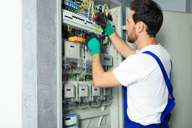 Best Emergency Electrical Repair  in South Milwaukee, WI